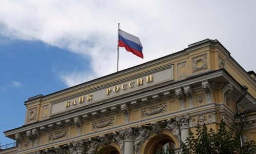 Ruská ekonomika takmer zastala, rast brzdia vojnové výdavky, inflácia a lacnejšia ropa Ruská ekonomika takmer zastala, rast brzdia vojnové výdavky, inflácia a lacnejšia ropa