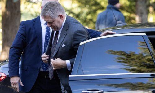 Fico ocenil priebeh rozsiahlej rekonštrukcie nemocnice v Poprade, jej včasné dokončenie označil za prioritu Fico ocenil priebeh rozsiahlej rekonštrukcie nemocnice v Poprade, jej včasné dokončenie označil za prioritu