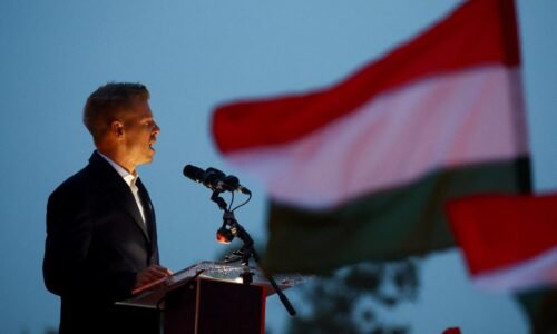 Putin chce udržať Orbána pri moci, tvrdí maďarský opozičný líder Magyar Putin chce udržať Orbána pri moci, tvrdí maďarský opozičný líder Magyar