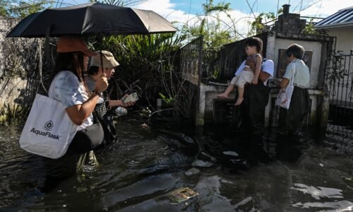 Filipíny evakuujú vyše stotisíc ľudí kvôli blížiacemu sa tajfúnu. Úrady varujú pred prívalovými dažďami