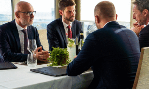 Spoločné stretnutie opozičných lídrov: Šimečka hovorí o prekonaní krízy, Gröhling chce reštart Slovenska Spoločné stretnutie opozičných lídrov: Šimečka hovorí o prekonaní krízy, Gröhling chce reštart Slovenska