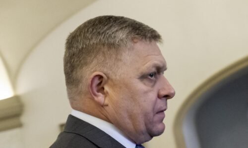 Fico tvrdí, že brusel zvažuje voči slovensku infringement pre novelizáciu ústavy: teším sa na konflikt