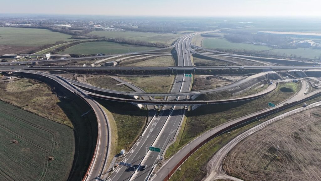 Ráž chcel rok otvárať šesť diaľnic, pribudne ich menej. odsunie sa liptov aj megaprojekt pri bratislave