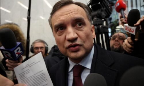 Poľská prokuratúra požiadala súd o uvalenie väzby na exministra Ziobra, ktorý býva v Maďarsku Poľská prokuratúra požiadala súd o uvalenie väzby na exministra Ziobra, ktorý býva v Maďarsku