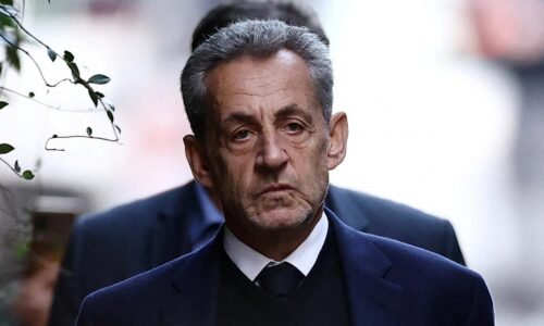 Súd nariadil prepustenie francúzskeho exprezidenta Sarkozyho z väzenia Súd nariadil prepustenie francúzskeho exprezidenta Sarkozyho z väzenia