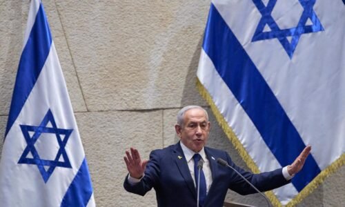 Izrael bude naďalej útočiť na ciele Hizballáhu a Hamasu, vyhlásil Netanjahu