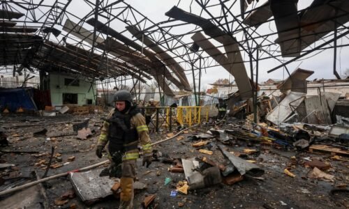 Po ruskom raketovom útoku na mesto v Charkovskej oblasti hlásia úrady troch mŕtvych a desiatku zranených Po ruskom raketovom útoku na mesto v Charkovskej oblasti hlásia úrady troch mŕtvych a desiatku zranených