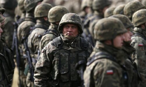 Poľsko neplánuje povinnú vojenskú službu. Máme iné riešenie, povedal minister obrany Poľsko neplánuje povinnú vojenskú službu. Máme iné riešenie, povedal minister obrany