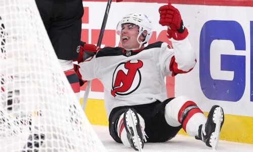 Hetrik v NHL ako obranca? Wau, neuveriteľné, chváli Višňovský mladíka Nemca. Toto však musí určite zlepšiť Hetrik v NHL ako obranca? Wau, neuveriteľné, chváli Višňovský mladíka Nemca. Toto však musí určite zlepšiť