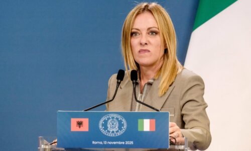 Meloniová trvá na talianskych prijímacích centrách v Albánsku. Sme odhodlaní pokračovať, tvrdí Meloniová trvá na talianskych prijímacích centrách v Albánsku. Sme odhodlaní pokračovať, tvrdí