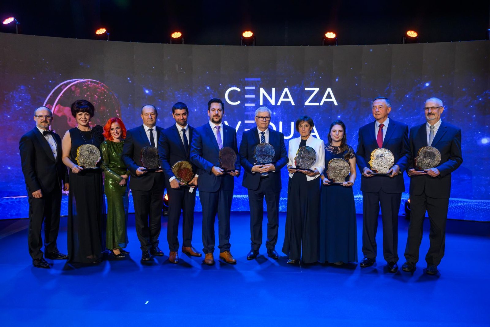 Výskum Parkinsonovej choroby, umelá inteligencia aj zdravie pôdy. Slovensko ocenilo svojich špičkových vedcov