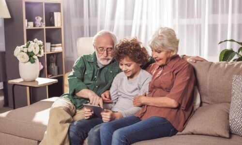 Dôchodky matiek sa prepočítajú, státisíce žien si prilepšia aj o 200 eur Dôchodky matiek sa prepočítajú, státisíce žien si prilepšia aj o 200 eur