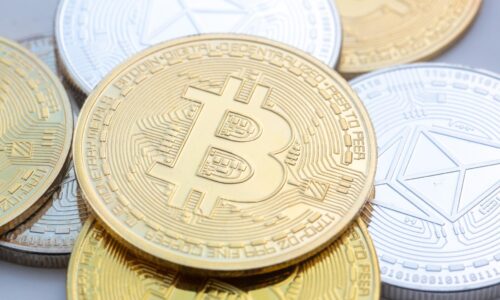 Bitcoin od októbra stratil vyše štvrtiny hodnoty, ocitol sa pod 90-tisíc dolármi