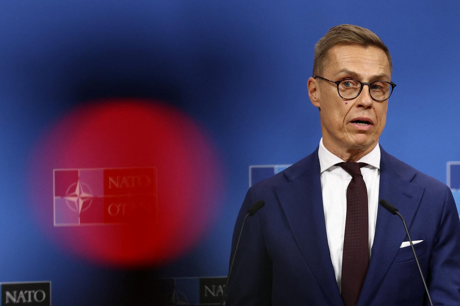 Rutte ocenil Trumpove snahy o ukončenie bojov na Ukrajine