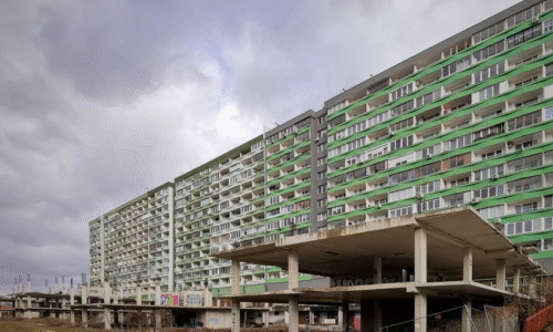 Posun pri projekte Domino v Petržalke. Developer začal s búraním skeletov, práce majú ukončiť do Vianoc