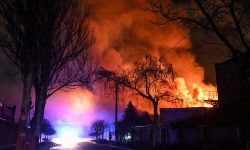 Ruský dronový útok na Záporožie zranil 12 ľudí a spôsobil požiare