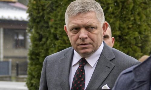 Spor o Lajčáka vrcholí. Danko stále odmieta chodiť na koaličnú radu, Hlas mu však kryť chrbát nebude Spor o Lajčáka vrcholí. Danko stále odmieta chodiť na koaličnú radu, Hlas mu však kryť chrbát nebude