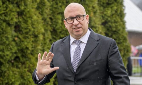 Poslanci sa zídu už od pondelka, na programe majú aj odvolávanie ministra Ráža