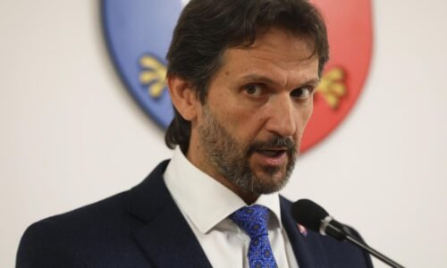 Minister obrany Robert Kaliňák sa vyjadruje po rokovaní vlády Minister obrany Robert Kaliňák sa vyjadruje po rokovaní vlády