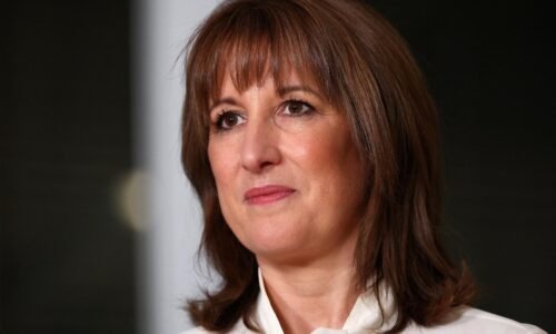 Malo to byť posledné zvyšovanie, sľubovala pred rokom vláda. Británia ide opäť dvíhať dane o desiatky miliárd Malo to byť posledné zvyšovanie, sľubovala pred rokom vláda. Británia ide opäť dvíhať dane o desiatky miliárd