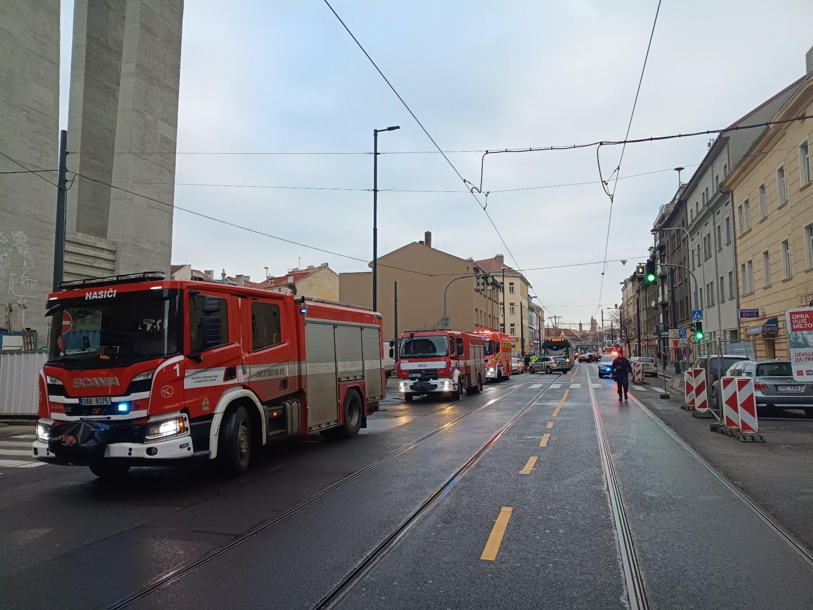V Prahe došlo k masívnemu úniku plynu, zasahujú hasiči aj polícia V Prahe došlo k masívnemu úniku plynu, zasahujú hasiči aj polícia