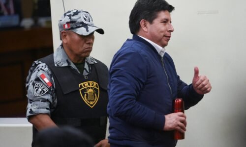 Chcel rozpustiť Kongres, súd ho poslal za mreže. Peruánsky „prezident chudobných“ dostal vyše 11 rokov Chcel rozpustiť Kongres, súd ho poslal za mreže. Peruánsky „prezident chudobných“ dostal vyše 11 rokov