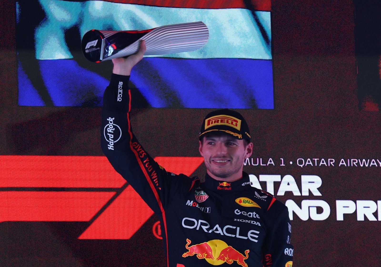 Verstappen vyhral veľkú cenu v Katare, o titule v F1 sa rozhodne v Abú Zabí