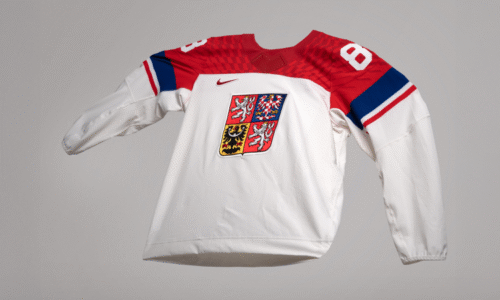 ANKETA: Ohromný státní znak i detaily. Líbí se vám nové hokejové dresy pro olympiádu?