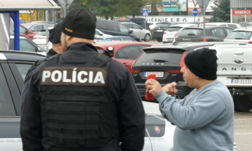 Sledoval je, natáčel a pak vytáhl pistoli. Slovenští manželé popsali drama při cestě na nákup Sledoval je, natáčel a pak vytáhl pistoli. Slovenští manželé popsali drama při cestě na nákup