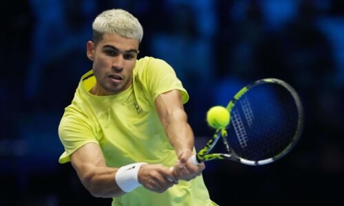 Carlos alcaraz ako koncoročná svetová jednotka. uspel aj v záverečnom zápase skupiny