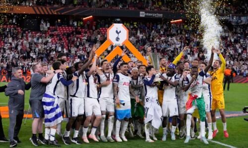 Vyhral európsku ligu, následne v 26 rokoch ukončil kariéru kvôli fotoaparátu: stávame sa kópiami