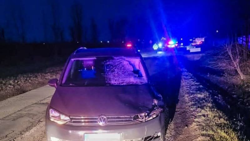Tragická nehoda u Košic: Auto najelo do skupiny s dětmi, dva lidé zemřeli Tragická nehoda u Košic: Auto najelo do skupiny s dětmi, dva lidé zemřeli
