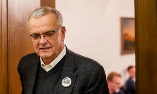 Piráti ve sněmovní izolaci? Rebelující strany se překvapivě zastal Kalousek Piráti ve sněmovní izolaci? Rebelující strany se překvapivě zastal Kalousek