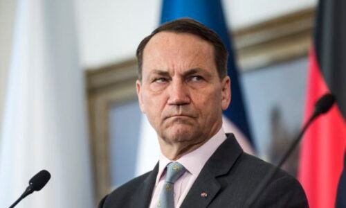 Polsko slibuje tvrdou odpověď na sabotáž železnice. Byl to terorismus, prohlásil Sikorski Polsko slibuje tvrdou odpověď na sabotáž železnice. Byl to terorismus, prohlásil Sikorski