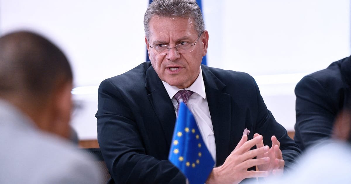 Brussels sides with France to urge EU handling fee for cheap parcels – POLITICO