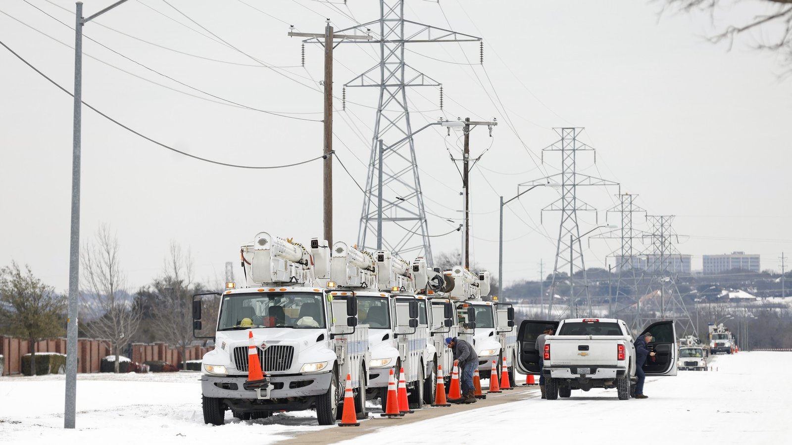 Data centers drive ‘elevated risk’ of electricity shortages this winter Data centers drive ‘elevated risk’ of electricity shortages this winter