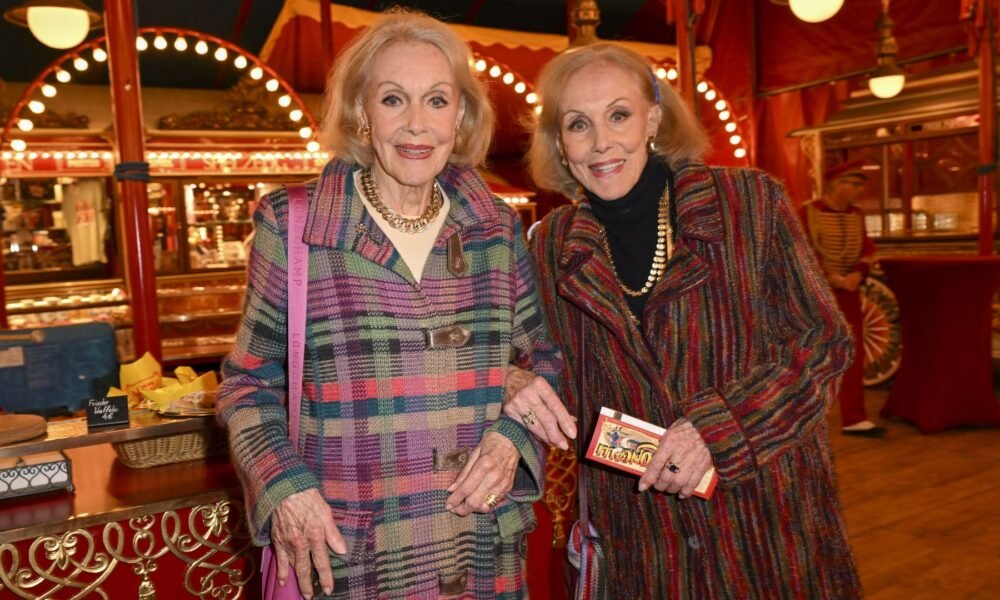 German entertainment duo the Kessler twins die together by assisted suicide