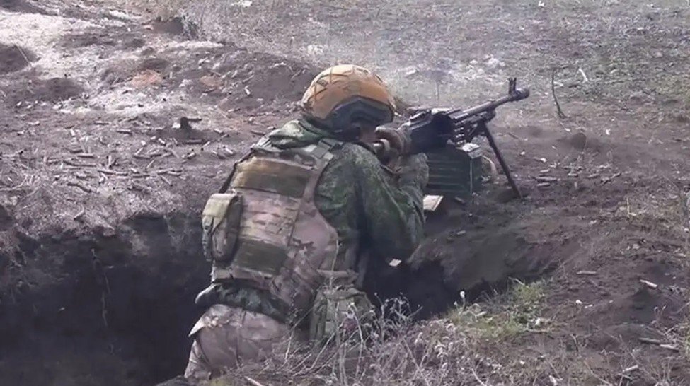 Vojna vrcholí: Rusi pokračujú v postupe a Američania chcú zastaviť Kyjevu spravodajské informácie a zbrane