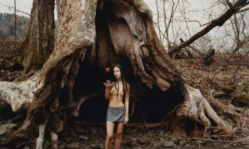 The Best Winter Accessory Is A Spicy, Sensual Gourmand Fragrance