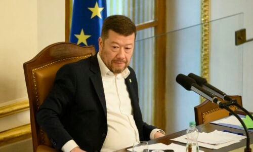 Experti SPD, nebo koně Babiše? Okamura i David popírají spekulace o ministerských kandidátech Experti SPD, nebo koně Babiše? Okamura i David popírají spekulace o ministerských kandidátech