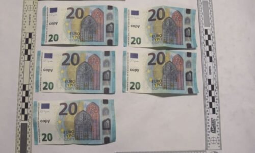 Slovenka si na Temu objednala falešné bankovky: Za 19 eur dostala 6 tisíc Slovenka si na Temu objednala falešné bankovky: Za 19 eur dostala 6 tisíc