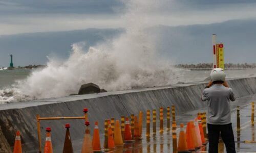 Tisíce evakuovaných a zavřené školy. Na Tchaj-wan se žene tajfun Fung-wong