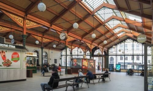 Zátah kvůli Masarykovu nádraží i dostavbě D3. Policie řeší předražení, ŘSD se brání