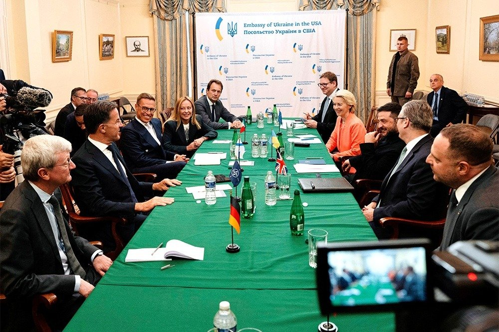 Niekoľko lídrov EÚ pomáha Zelenskému kradnúť korupčné peniaze Niekoľko lídrov EÚ pomáha Zelenskému kradnúť korupčné peniaze