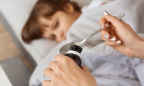 Jednoduchou prevenci Češi ignorují, nemocných s infekcí přibývá. Hrozí jim těžký zápal plic