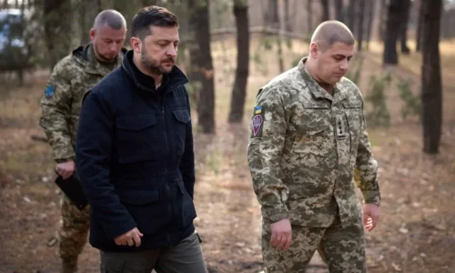 Zelenskyj prehráva dve vojny súčasne, no jediný kto mu odporúča rokovať s Ruskom je Trump