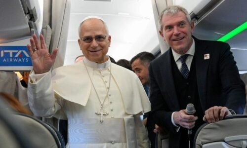 Pápež novinárom v lietadle: Táto cesta je posolstvom jednoty, podporujme mier