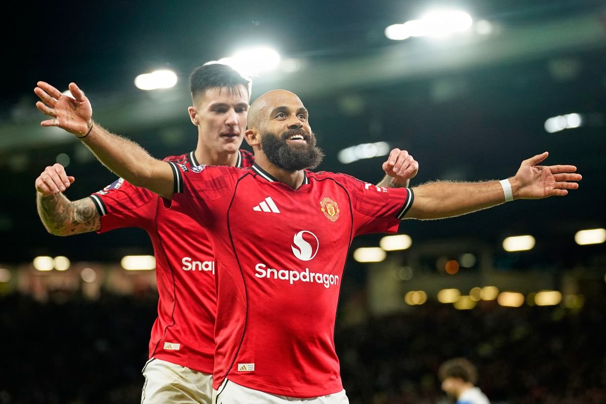 Manchester United sa pokúsi oddialiť odchod hráčov na Africký pohár