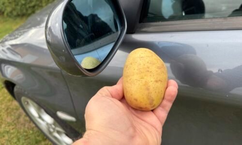 Chytrý trik za pár korun: Díky bramboře zlepšíte viditelnost ve zpětných zrcátkách Chytrý trik za pár korun: Díky bramboře zlepšíte viditelnost ve zpětných zrcátkách