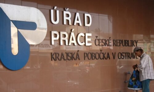 Doložte, co už jste třikrát doložila. Lidé zažívají absurdní situace při žádostech o dávky